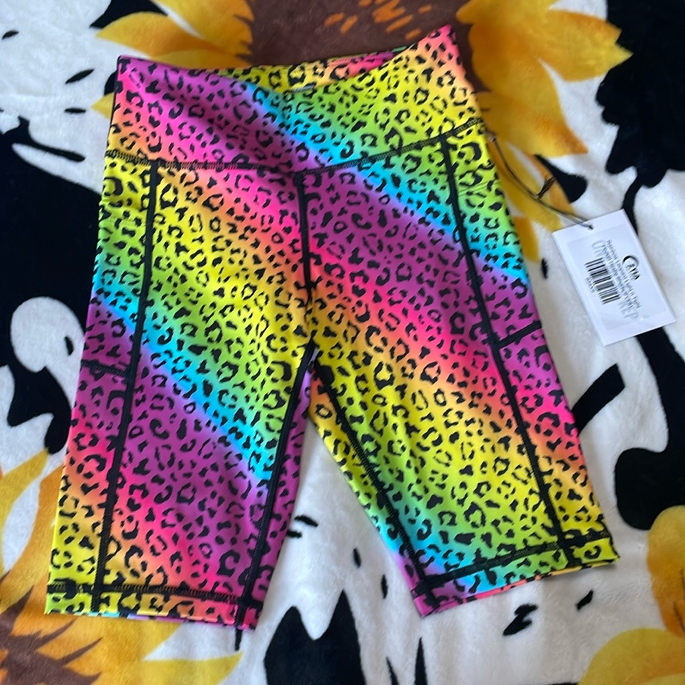 🌹Zyia Active Rainbow Leopard Light n Tight Pocket Hustle Shorts 9” XS